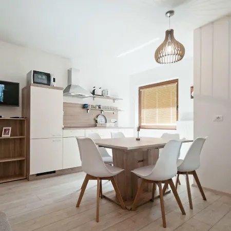 Апартаменты Apartma Lisica Горельек